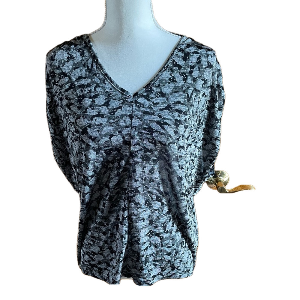 Simply Vera knit shirt, size XL